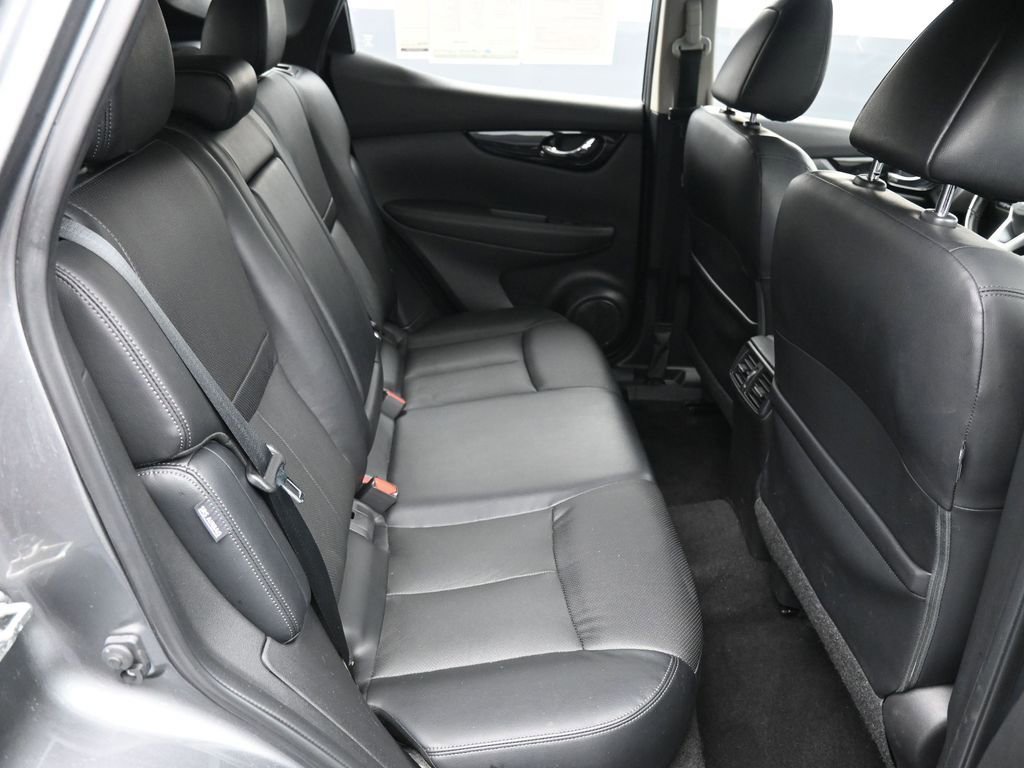 Used 2021 Nissan Rogue Sport SL w/ Premium Package AWD/4WD image 22