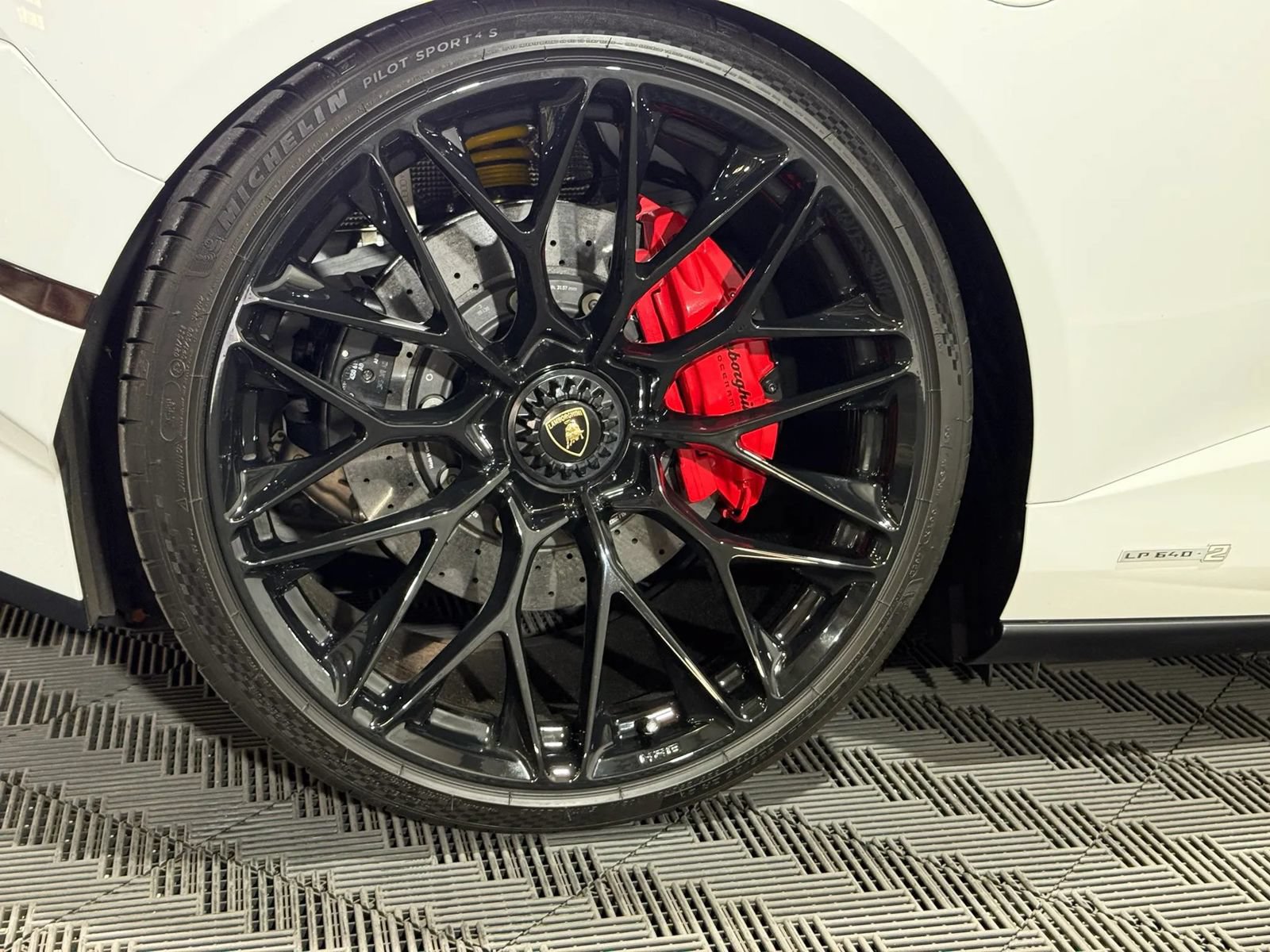 Used 2023 Lamborghini Huracan Tecnica RWD image 17