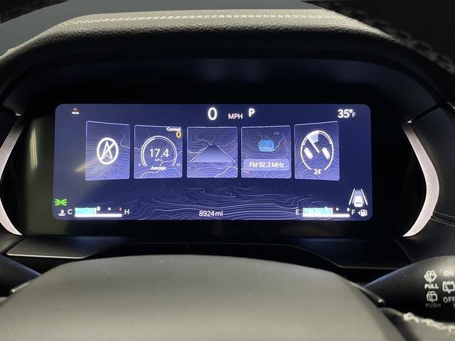 Used 2025 Jeep Grand Cherokee Limited w/ Black Appearance Package image 17