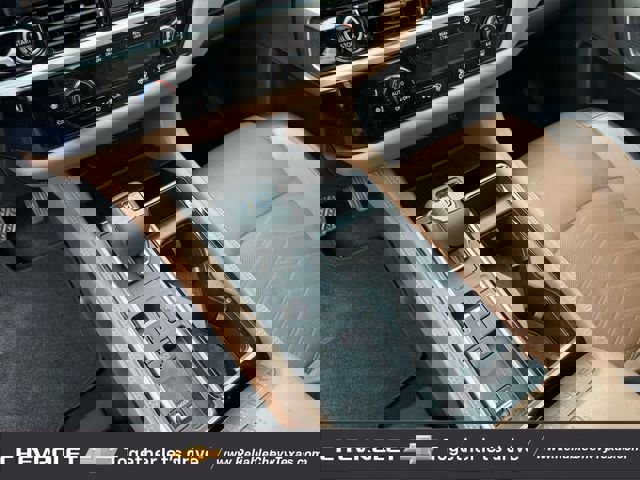 Used 2022 Nissan Pathfinder Platinum w/ Cargo Package FWD image 18