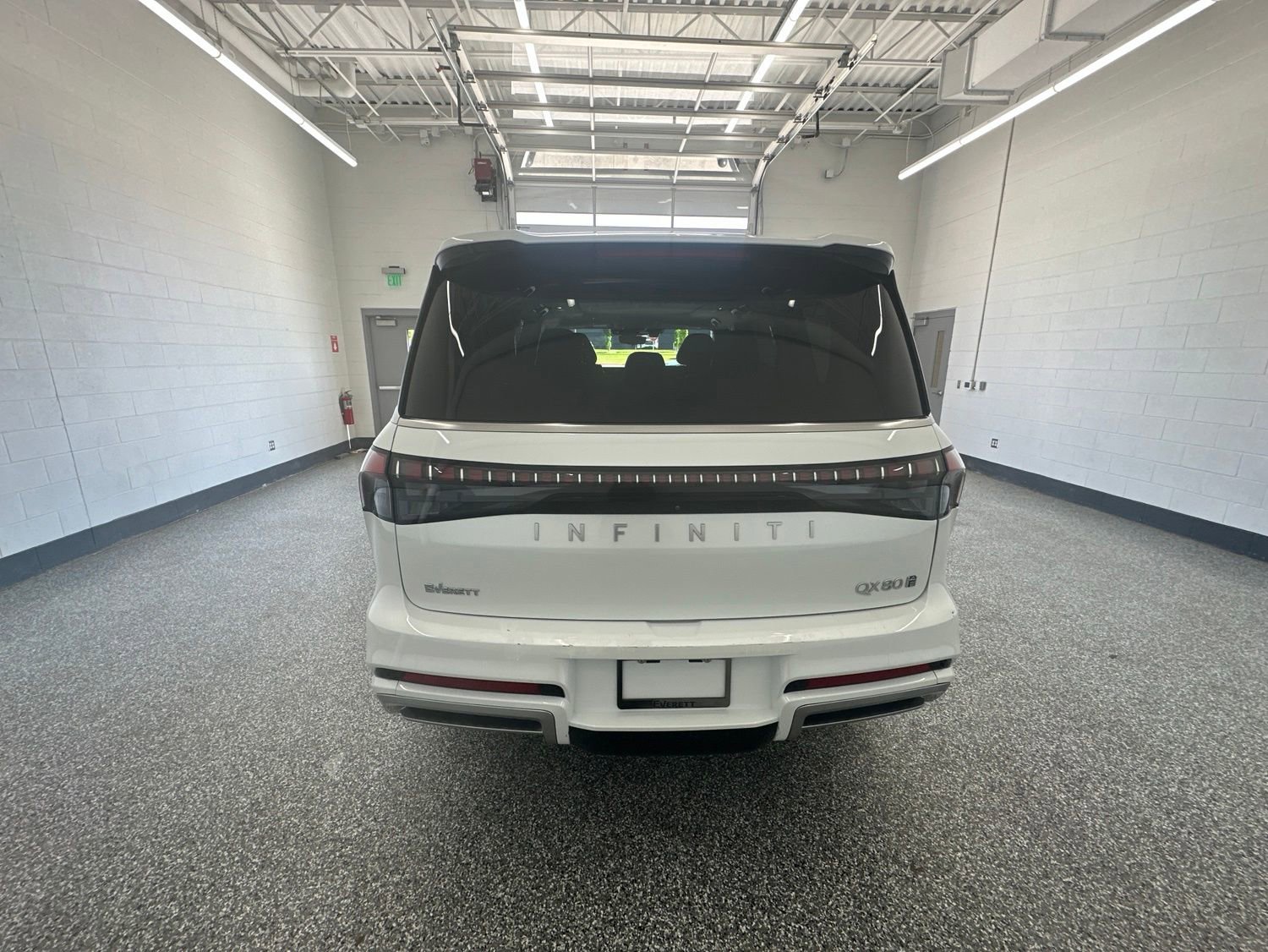Used 2025 INFINITI QX80 Sensory AWD/4WD image 7