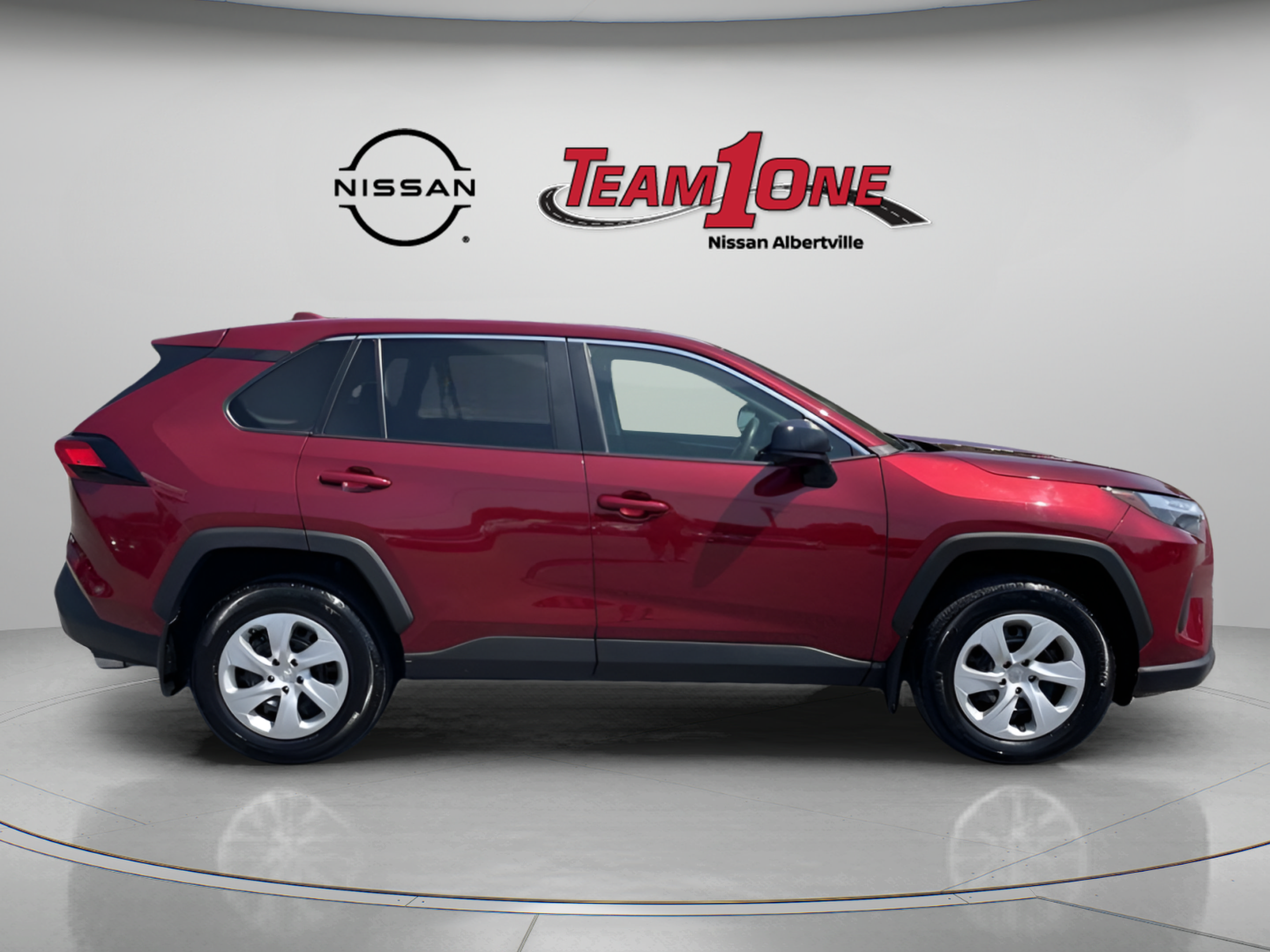 Used 2024 Toyota RAV4 LE FWD image 9
