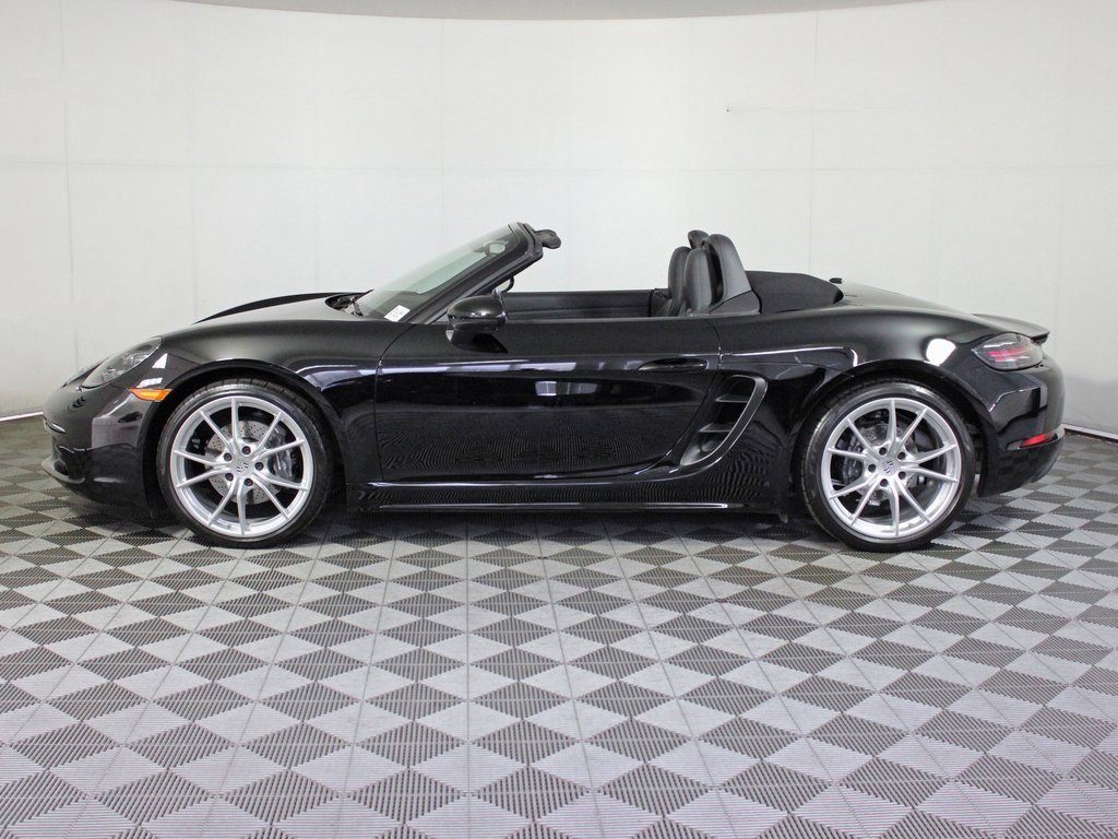 Used 2021 Porsche 718 Boxster image 2