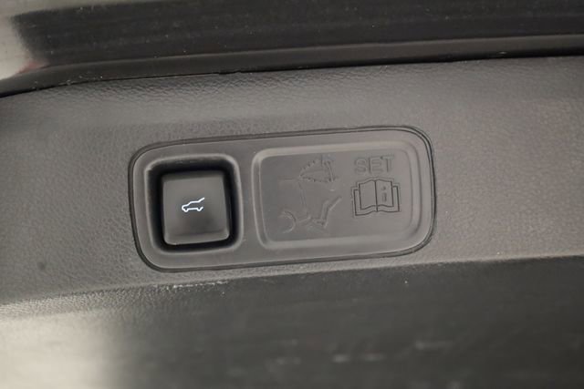 Used 2023 Ford Expedition Limited image 37