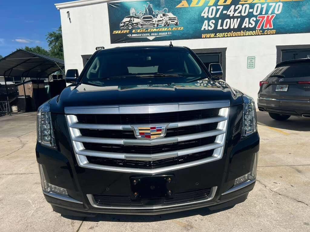 Used 2018 Cadillac Escalade Premium Luxury RWD image 2