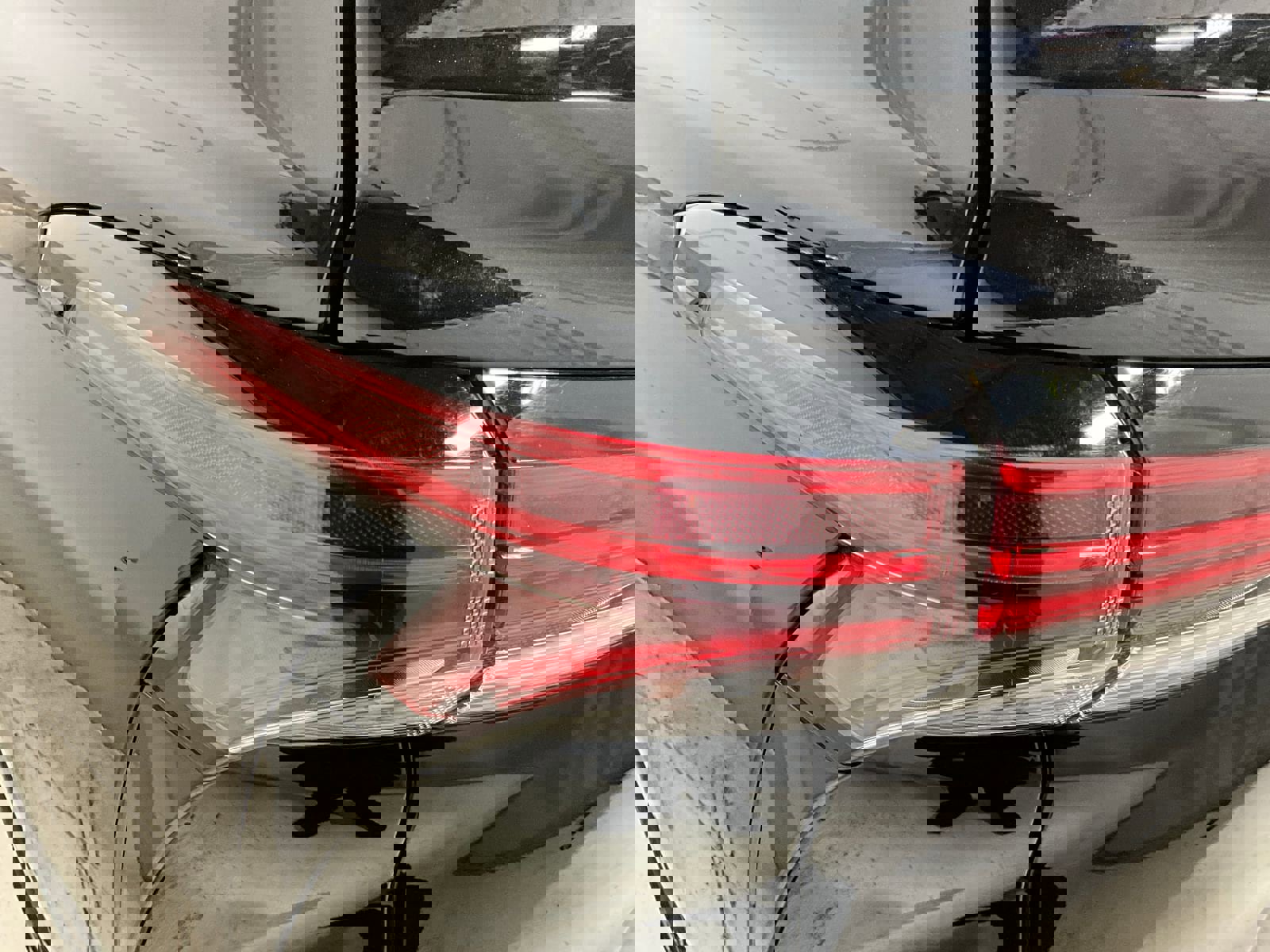 Used 2021 Toyota Sienna Limited image 25