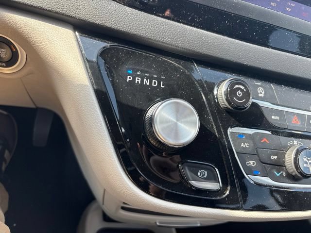 Used 2023 Chrysler Voyager LX FWD image 22