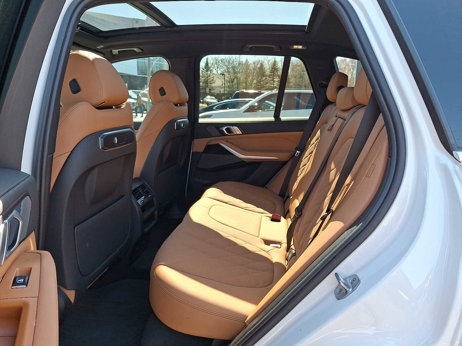 Used 2024 BMW X5 xDrive40i w/ Parking Assistance Package AWD/4WD image 10