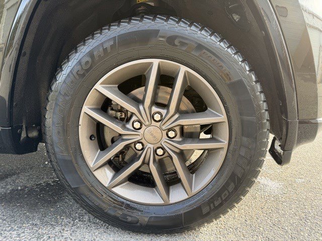 Used 2016 Jeep Grand Cherokee Limited 75th Anniversary image 23