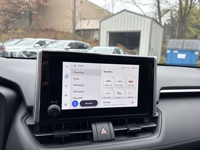 Used 2023 Toyota RAV4 XLE image 17