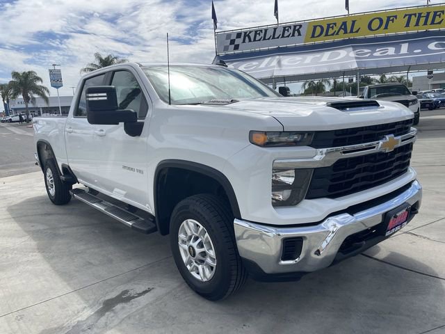 Used 2024 Chevrolet Silverado 2500 LT AWD/4WD image 2