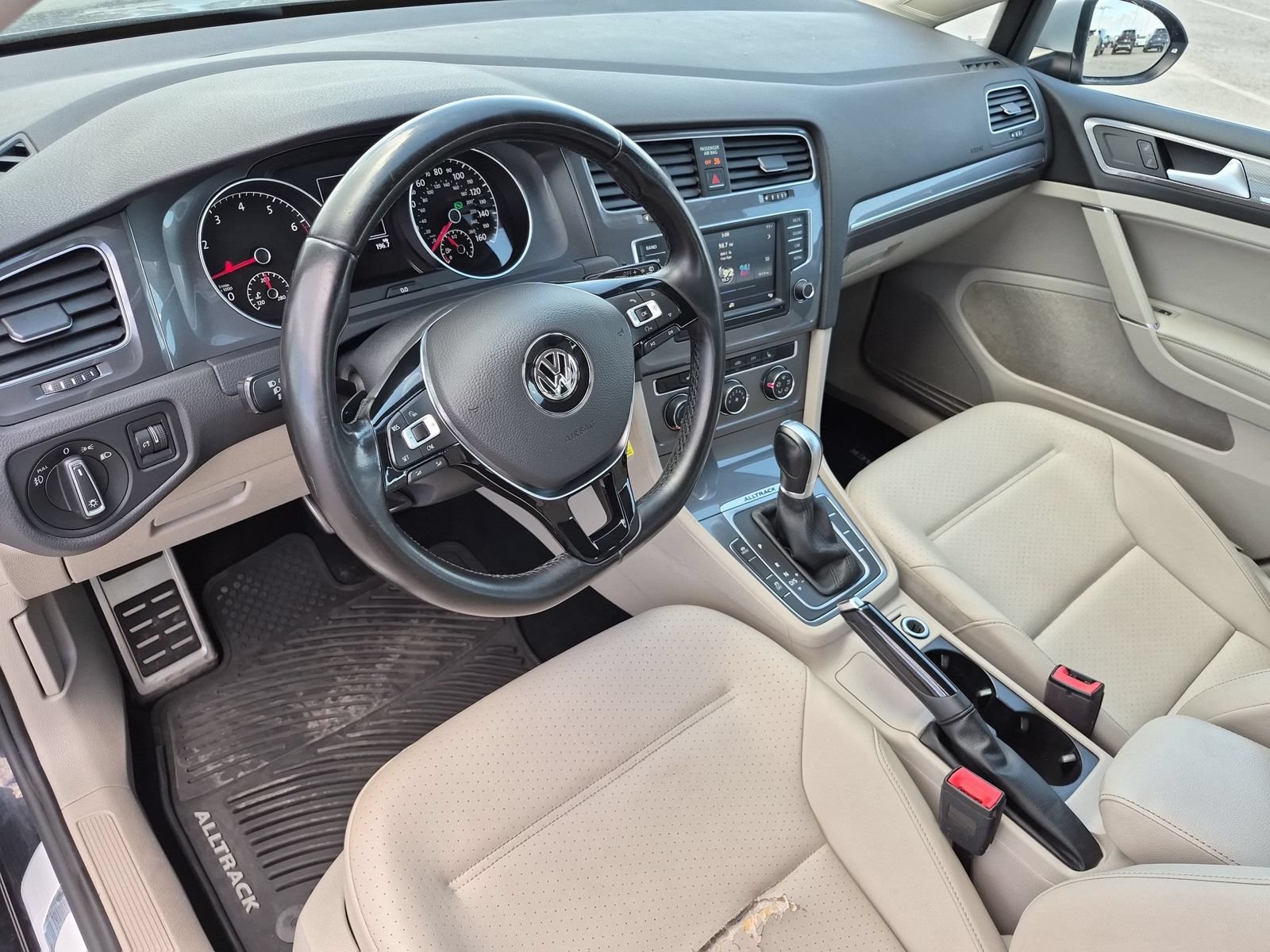 Used 2017 Volkswagen Golf Alltrack S AWD/4WD image 13
