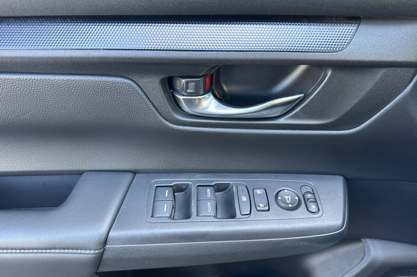Used 2024 Honda CR-V EX image 8