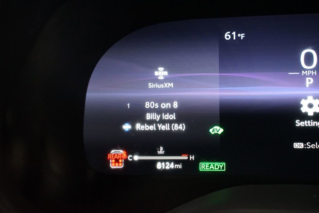 Used 2025 Toyota Sienna Limited image 16