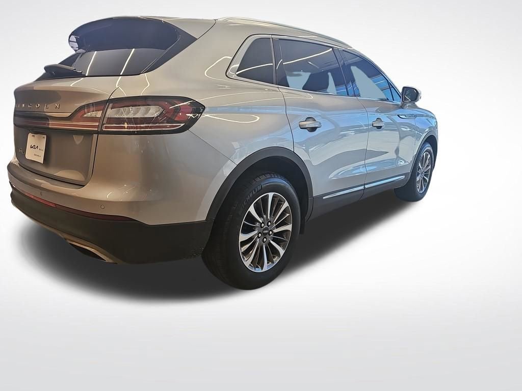 Used 2023 Lincoln Nautilus AWD image 5