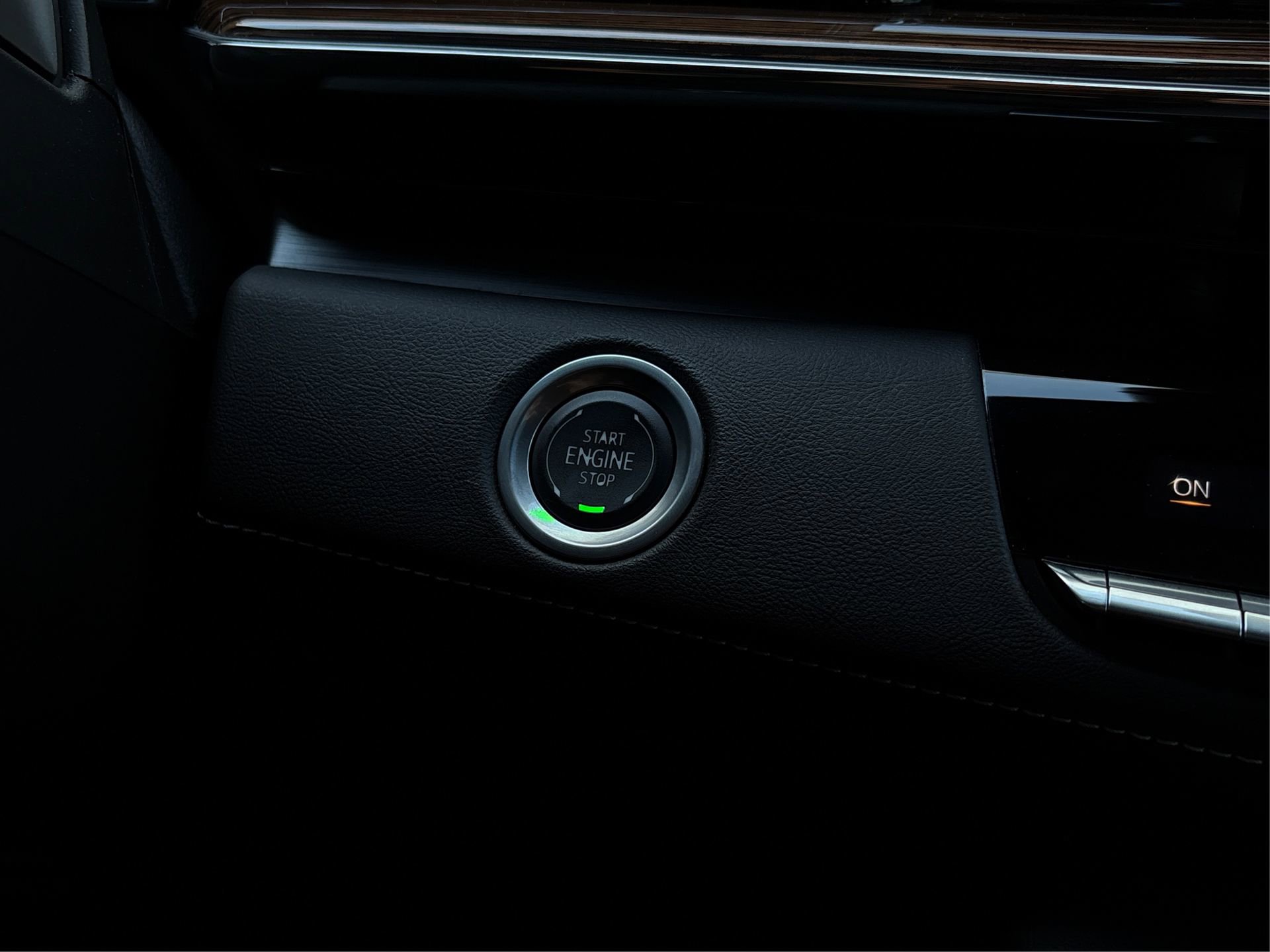 Certified 2024 Cadillac Escalade Luxury image 29