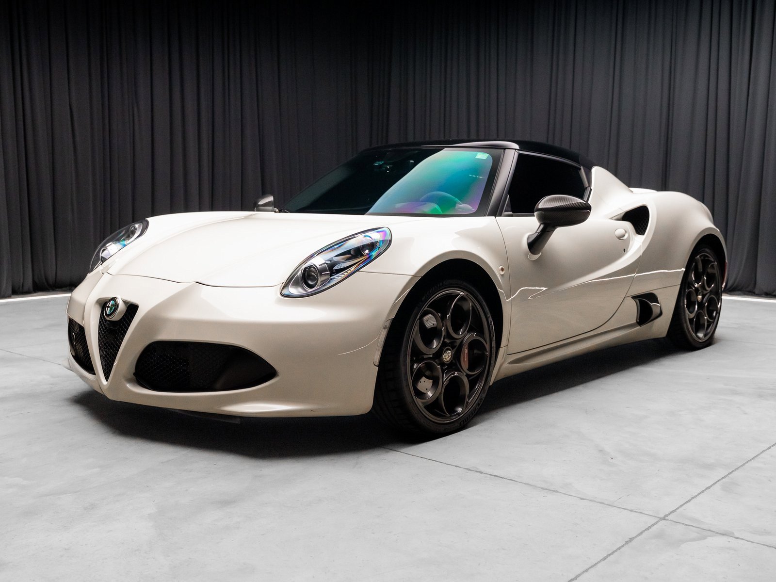 Used 2015 Alfa Romeo 4C Coupe w/ Leather Interior Group image 20