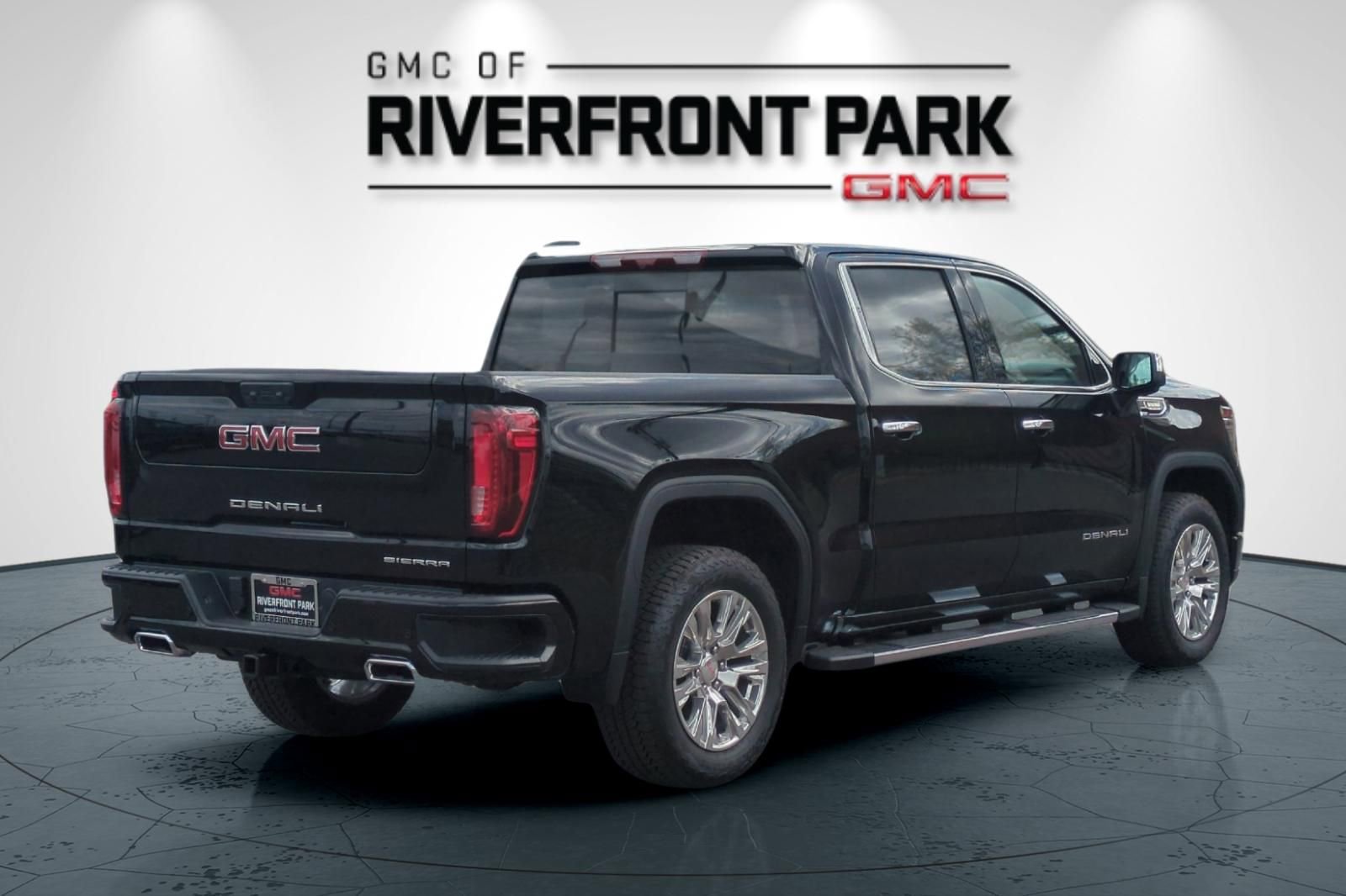 Used 2026 GMC Sierra 1500 Denali w/ Technology Package AWD/4WD image 3