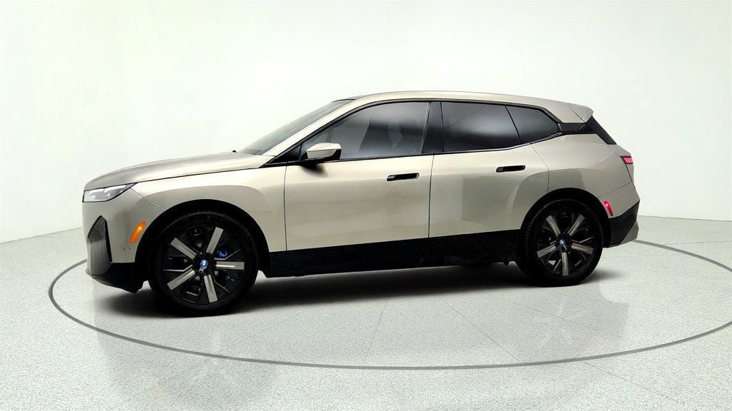 Used 2025 BMW iX xDrive50 w/ Premium Package AWD/4WD image 8