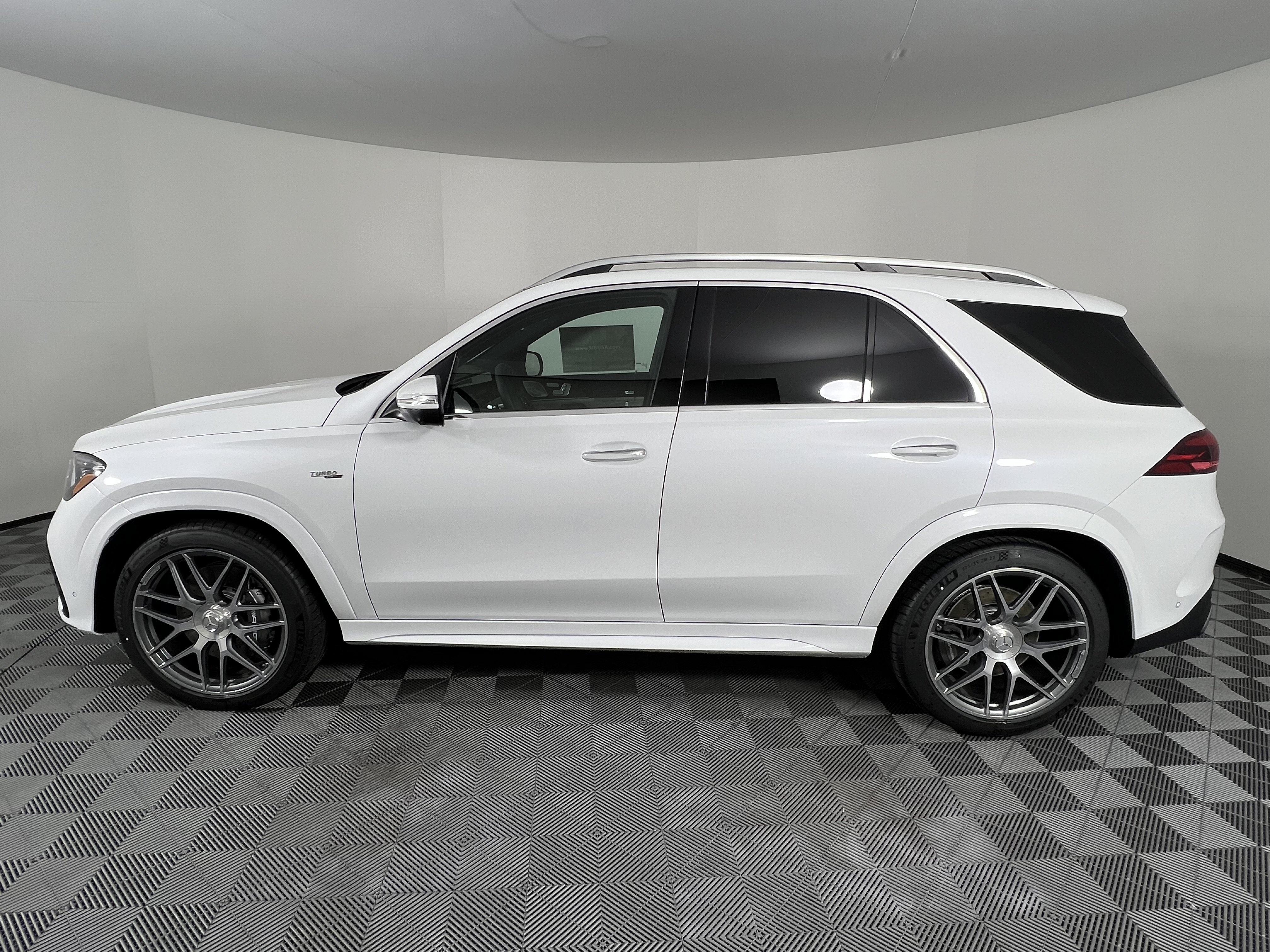 New 2026 Mercedes-Benz GLE 53 AMG 4MATIC image 9