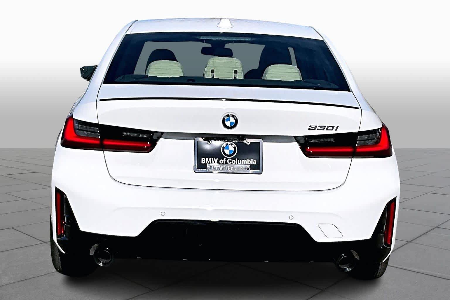 Used 2026 BMW 330i Sedan w/ M Sport Package RWD image 4