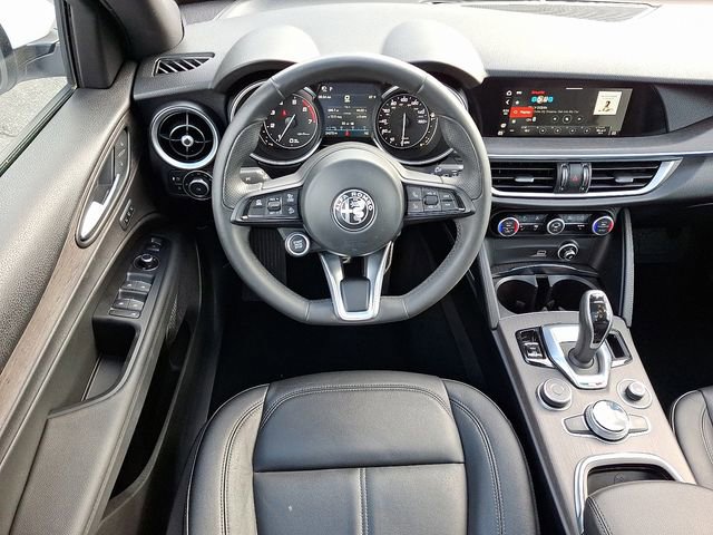 Used 2022 Alfa Romeo Stelvio Ti AWD/4WD image 12