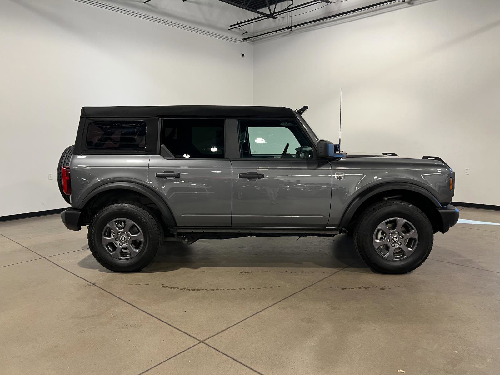 Used 2024 Ford Bronco Big Bend image 2