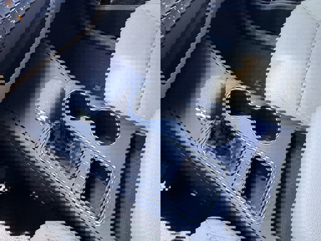 Used 2019 Kia Sorento LX image 2