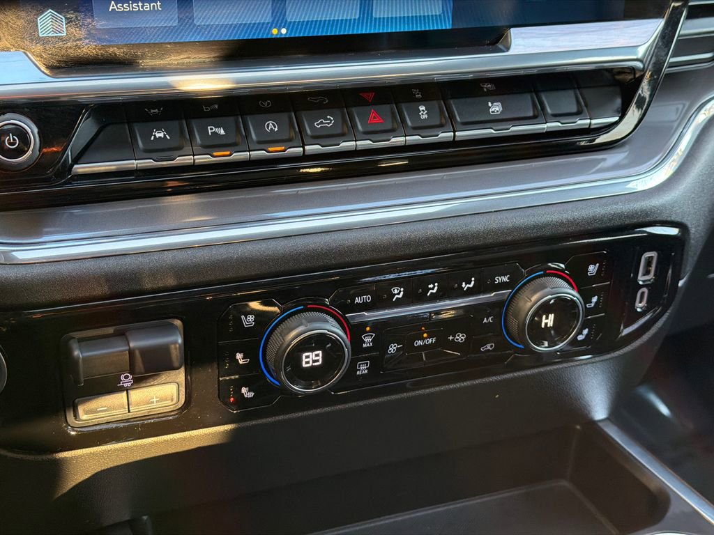 Used 2023 Chevrolet Silverado 1500 High Country image 29