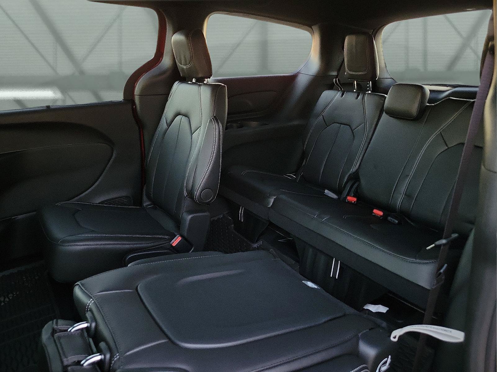 New 2026 Chrysler Voyager LX FWD image 8