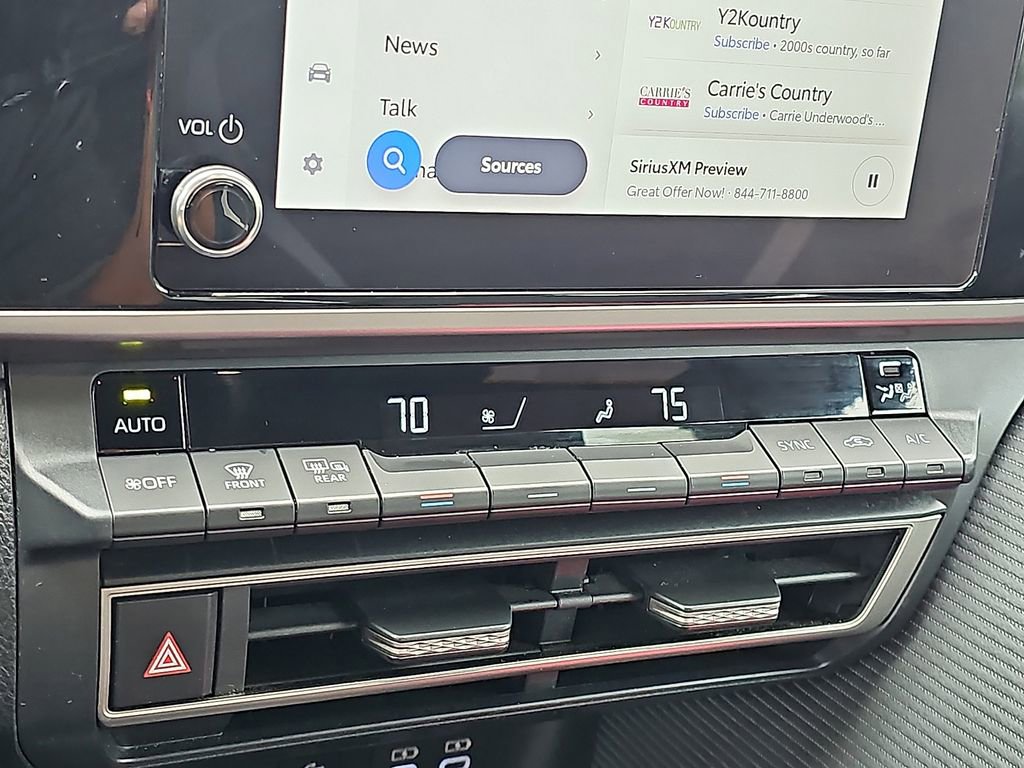 Used 2025 Toyota Camry SE FWD image 16