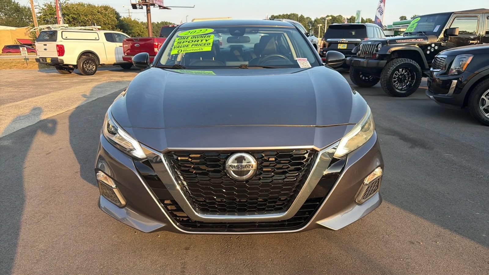 Used 2022 Nissan Altima 2.5 SR FWD image 8