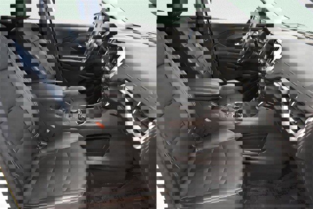 Used 2024 GMC Terrain SLT w/ Elevation Edition image 21