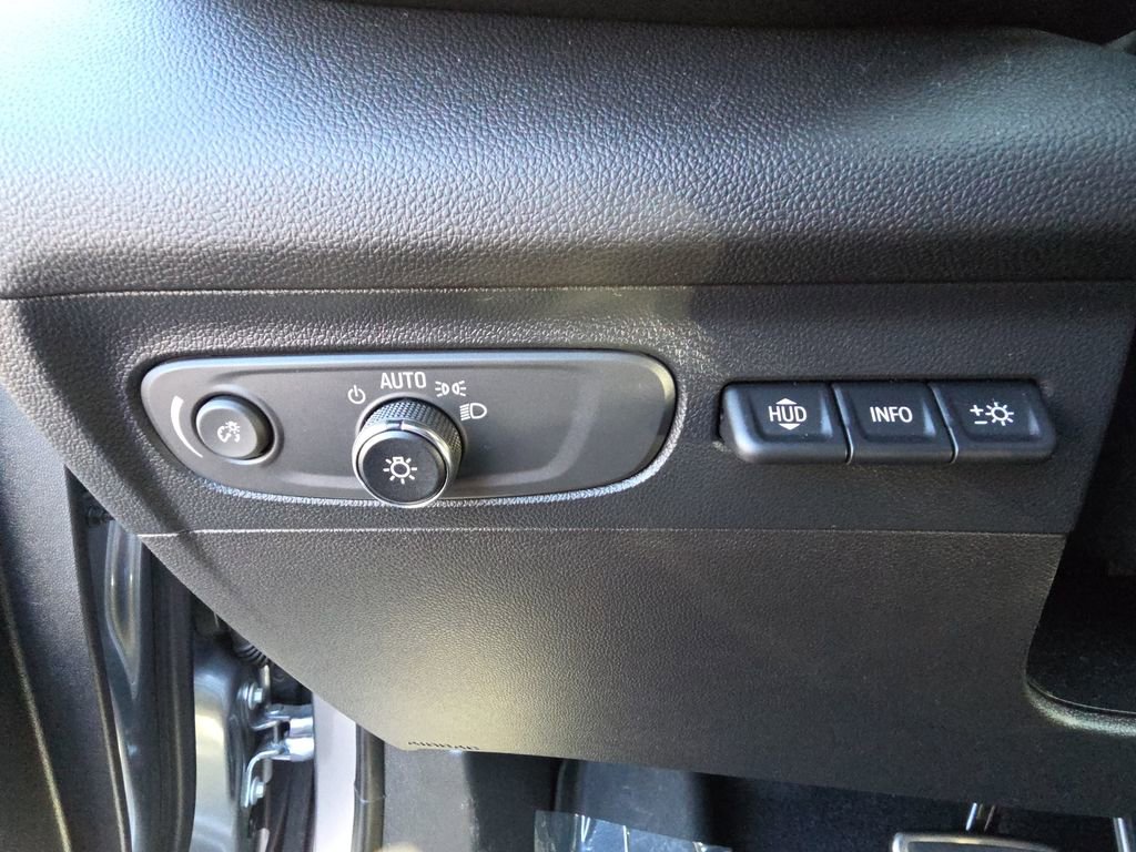 Used 2022 Buick Envision Essence w/ Technology Package II image 20