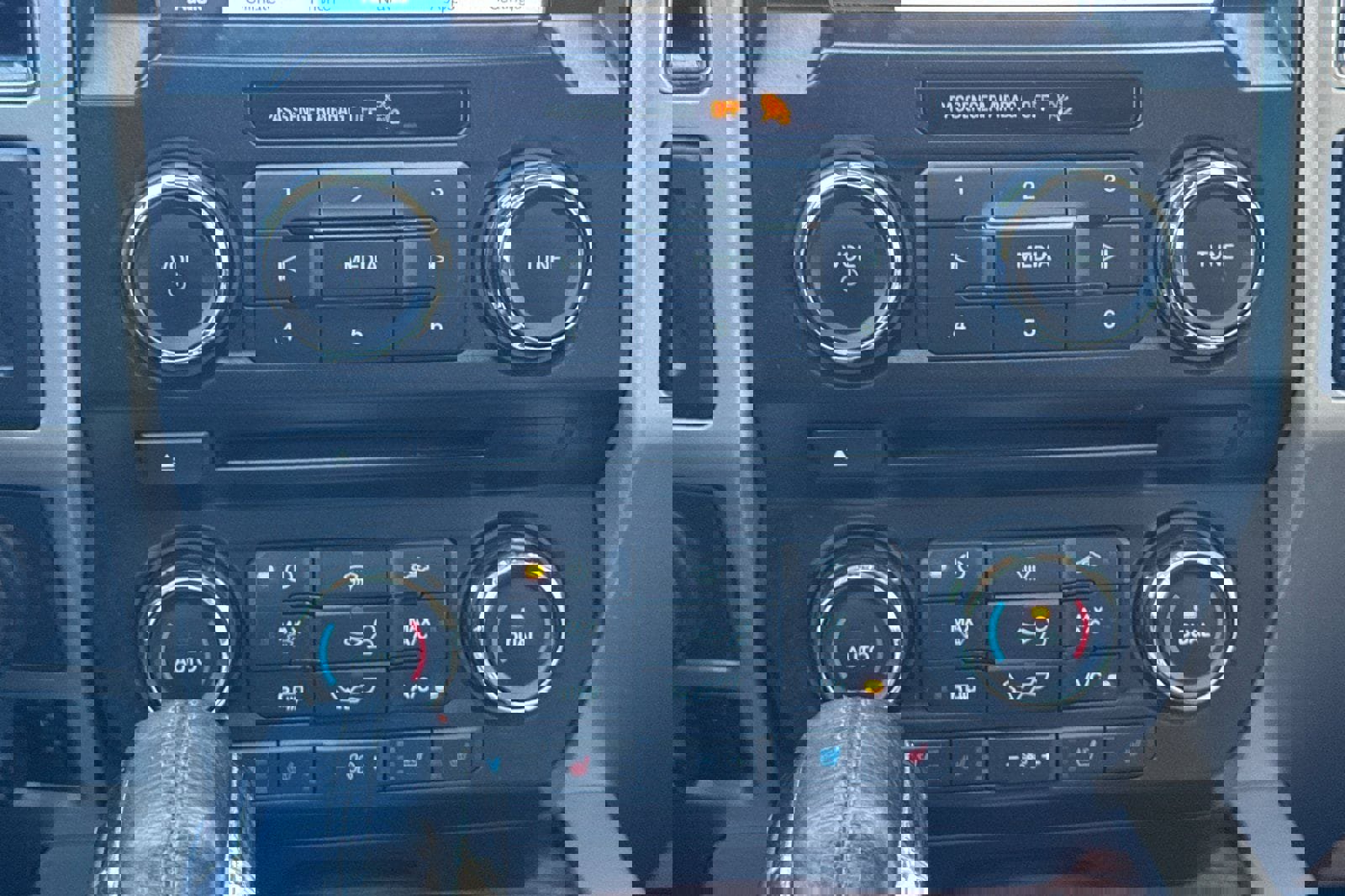 Used 2017 Ford F150 Lariat image 23