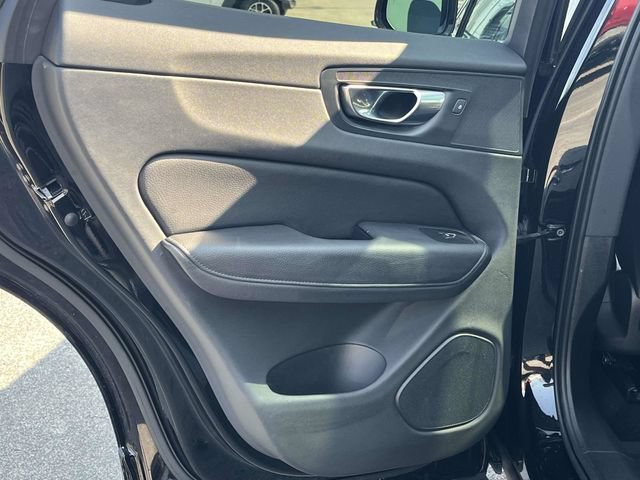 Used 2021 Volvo XC60 T5 Momentum w/ Protection Package Premier FWD image 17