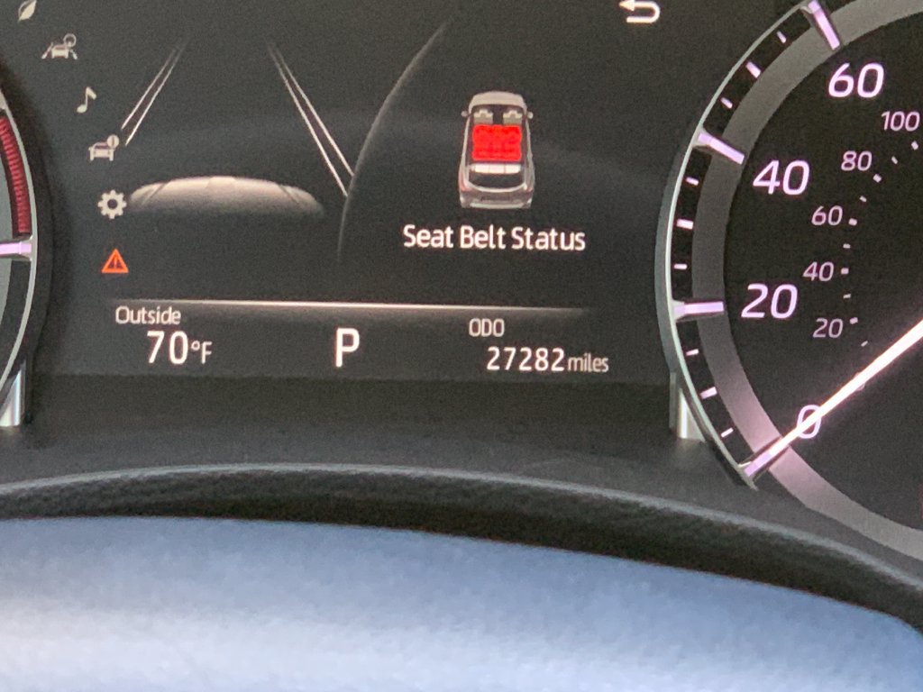 Used 2023 Toyota Highlander XLE FWD image 12