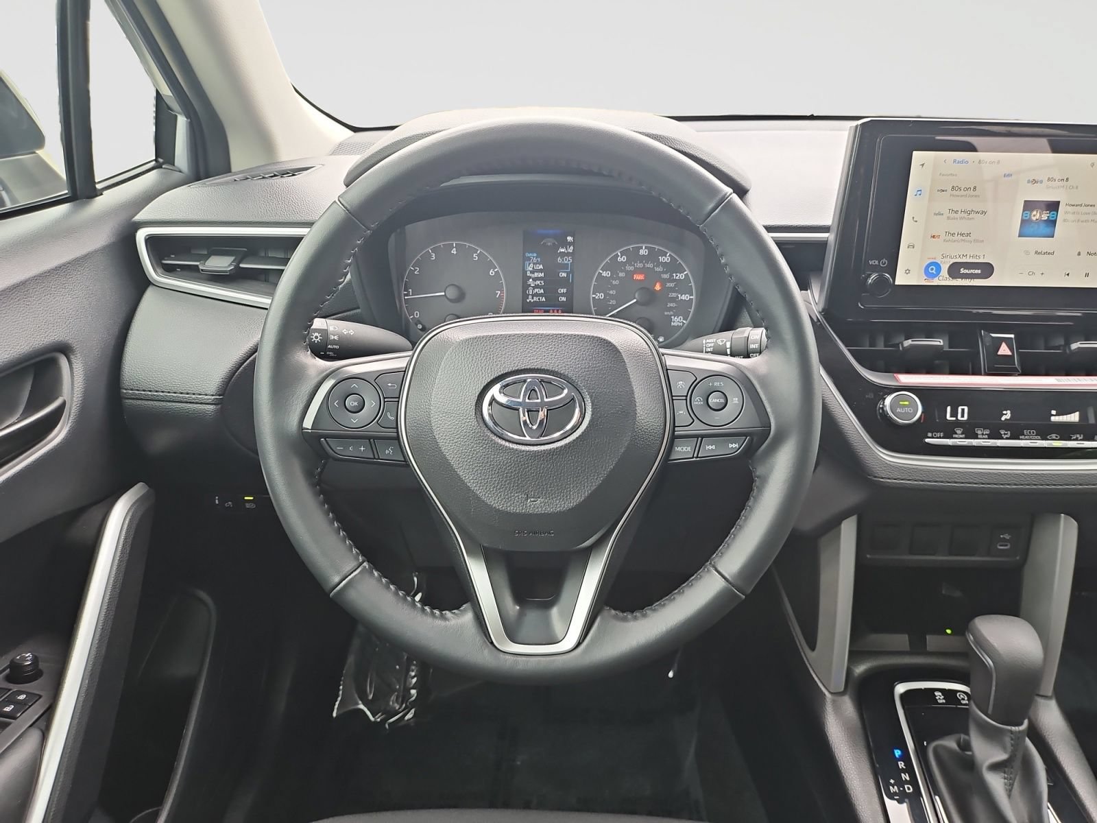 Used 2024 Toyota Corolla Cross LE FWD image 44