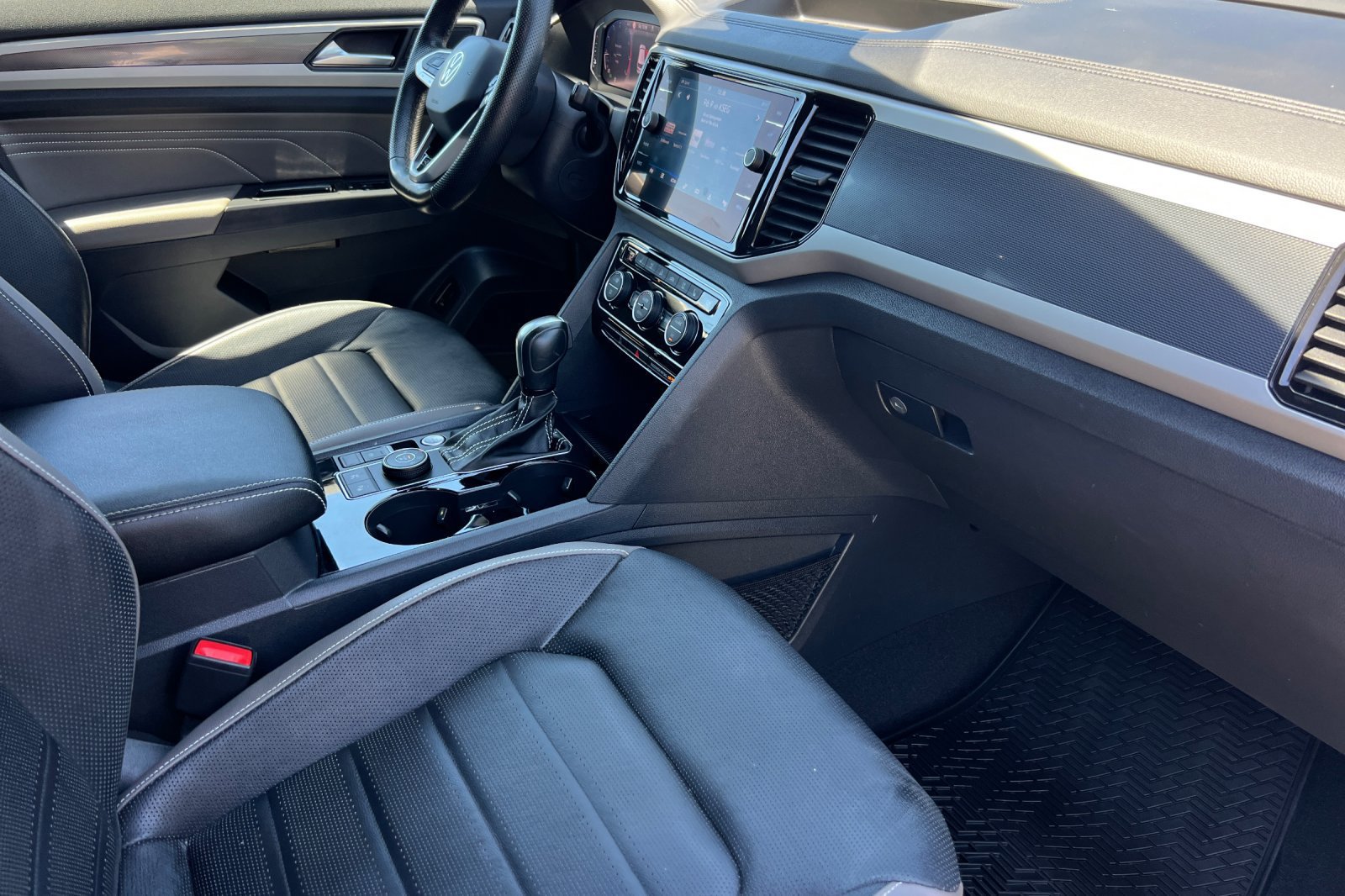 Used 2021 Volkswagen Atlas Cross Sport SEL Premium R-Line AWD/4WD image 18