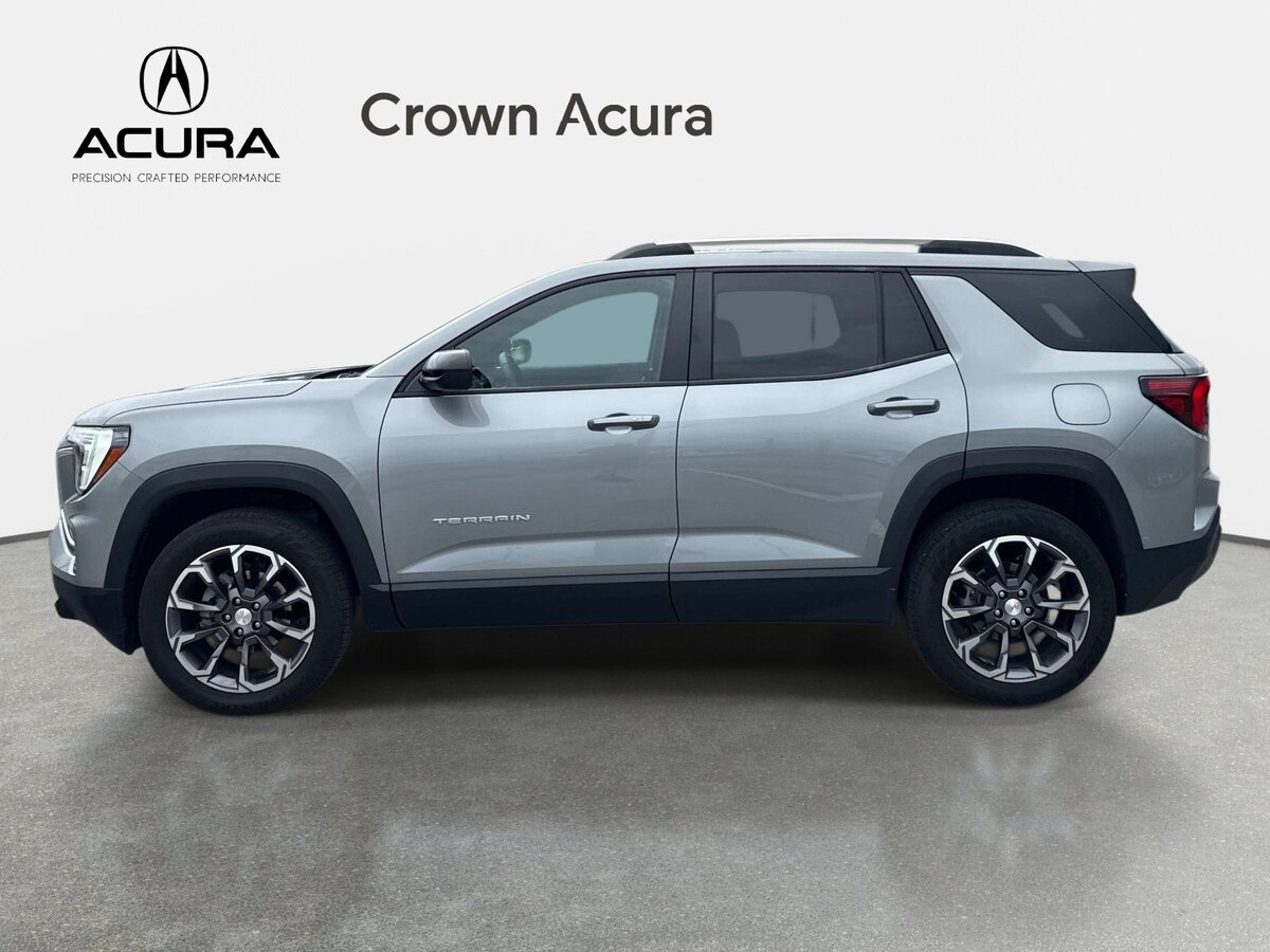 Used 2025 GMC Terrain Elevation w/ Elevation Premium Package AWD/4WD image 2