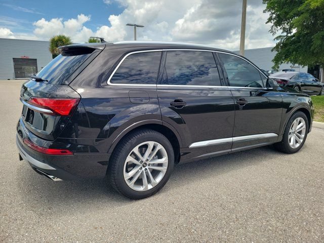 Certified 2025 Audi Q7 3.0T Prestige AWD/4WD image 7