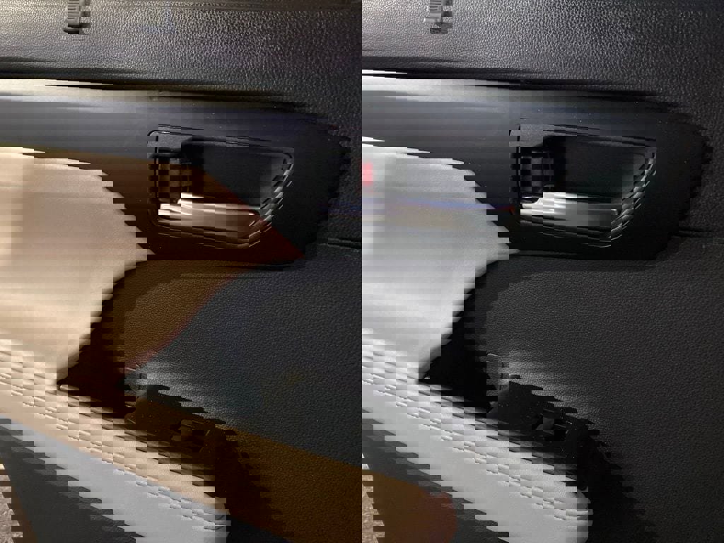 Certified 2025 Toyota Highlander XLE image 13