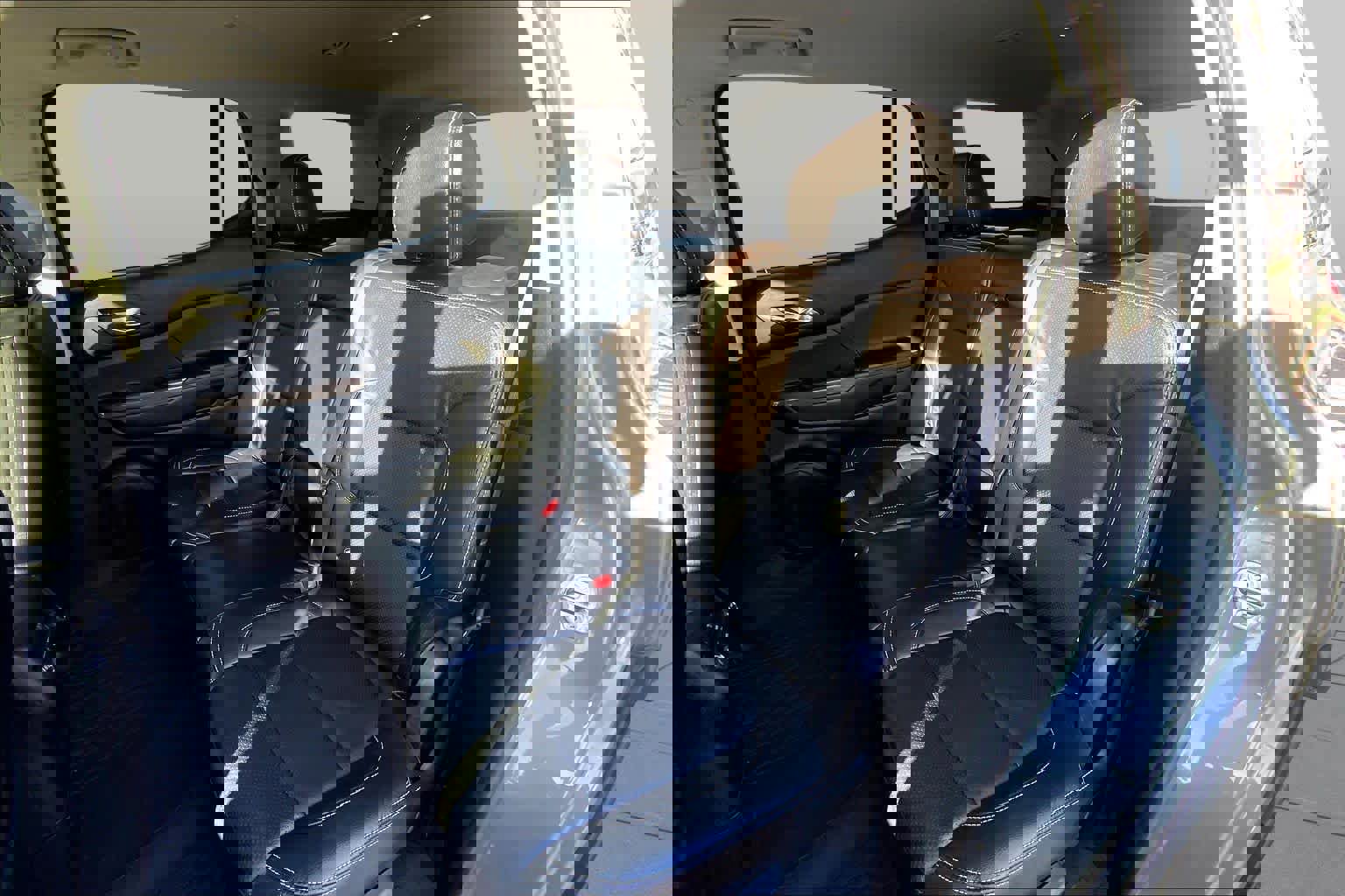 Used 2023 GMC Acadia SLE w/ Elevation Edition image 19