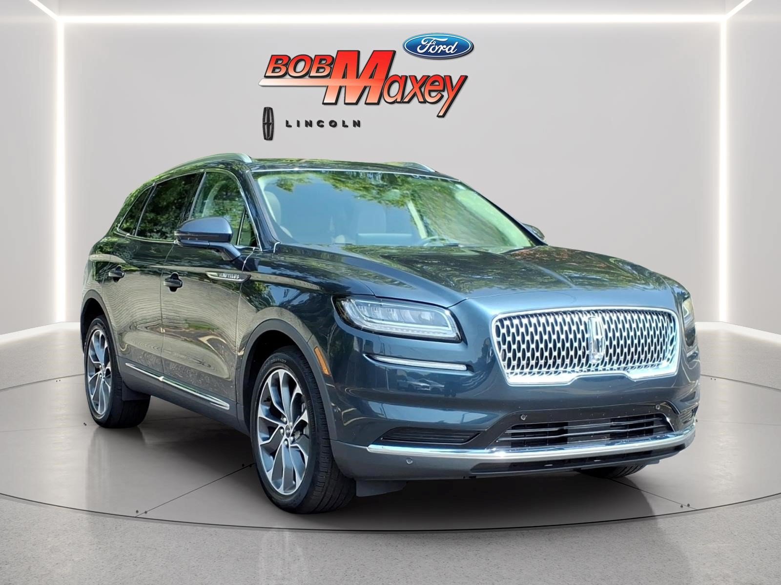 Used 2023 Lincoln Nautilus Reserve w/ Equipment Group 201A AWD/4WD image 3