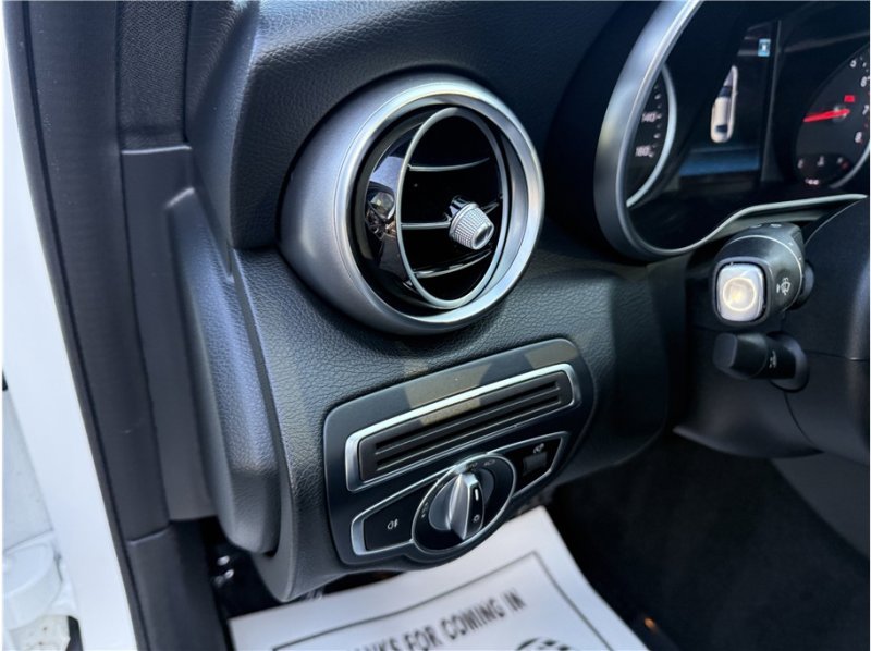Used 2020 Mercedes-Benz C 300 Sedan image 32