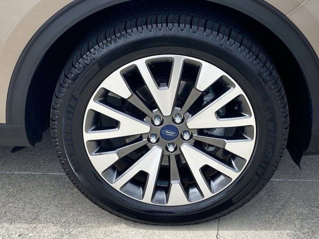Used 2020 Ford Escape Titanium image 27