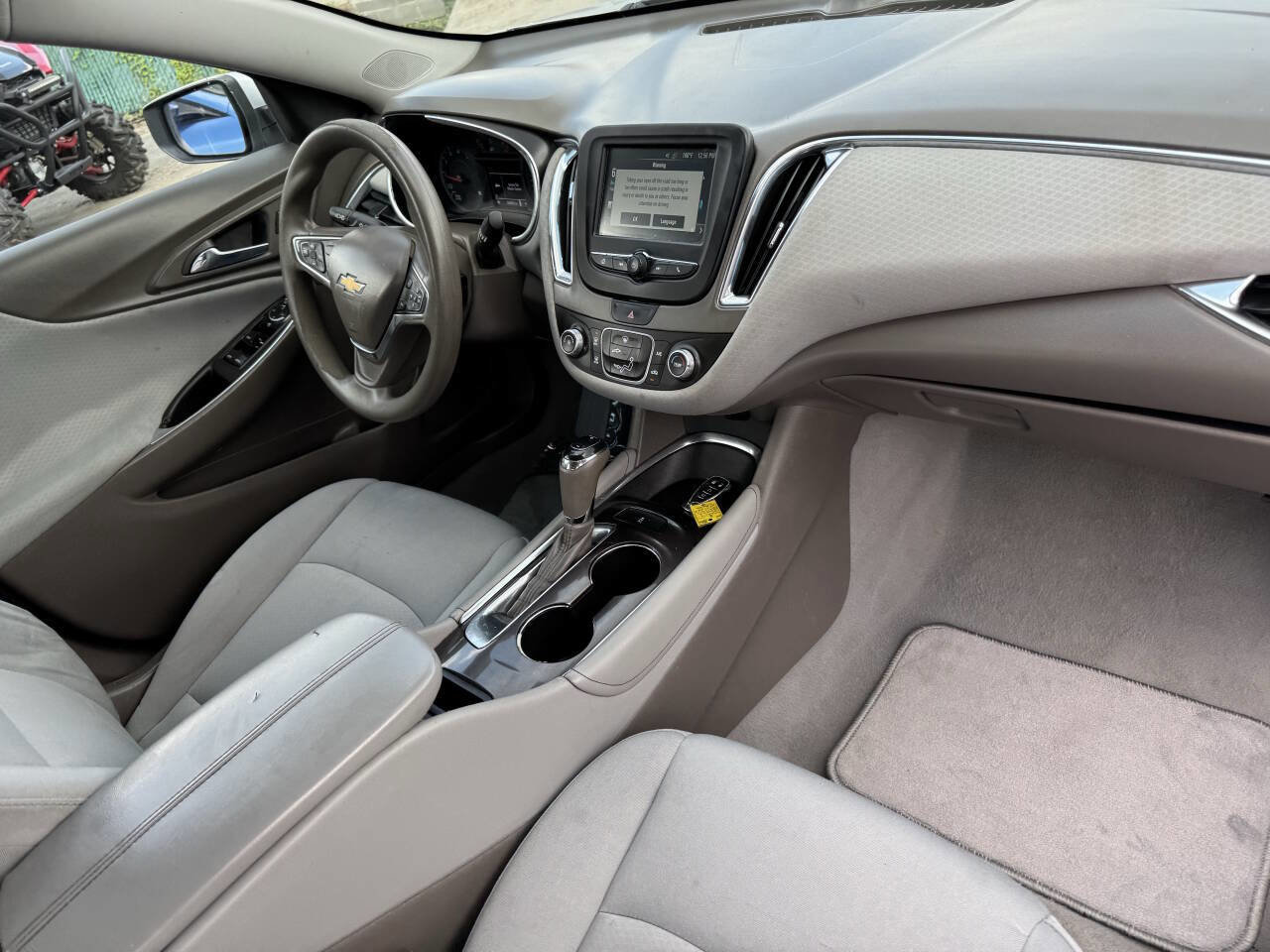Used 2018 Chevrolet Malibu LT image 30
