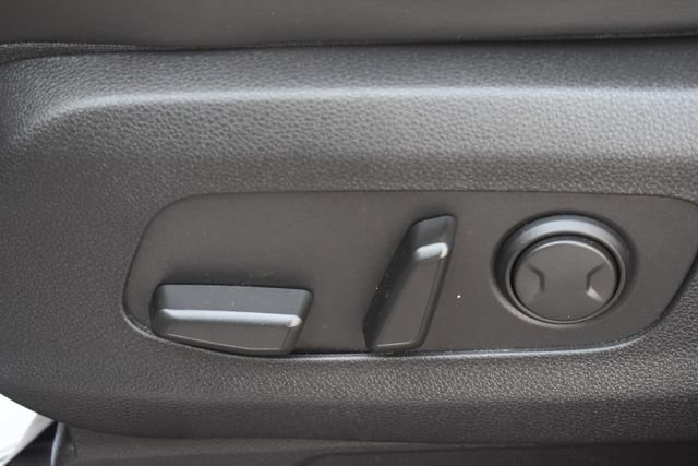 Certified 2023 Kia Carnival EX FWD image 21