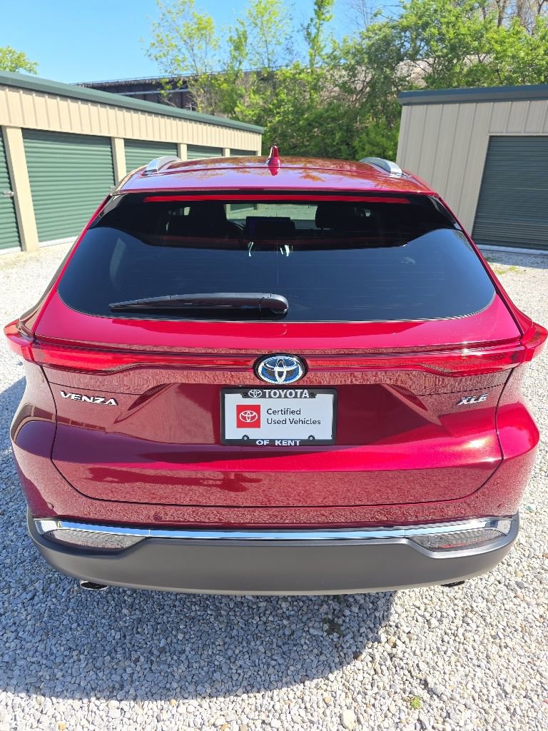 Used 2024 Toyota Venza XLE AWD/4WD image 6
