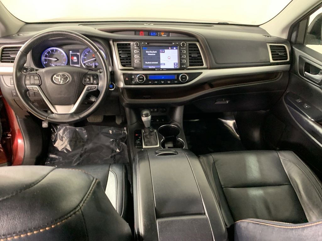 Used 2018 Toyota Highlander XLE AWD/4WD image 35